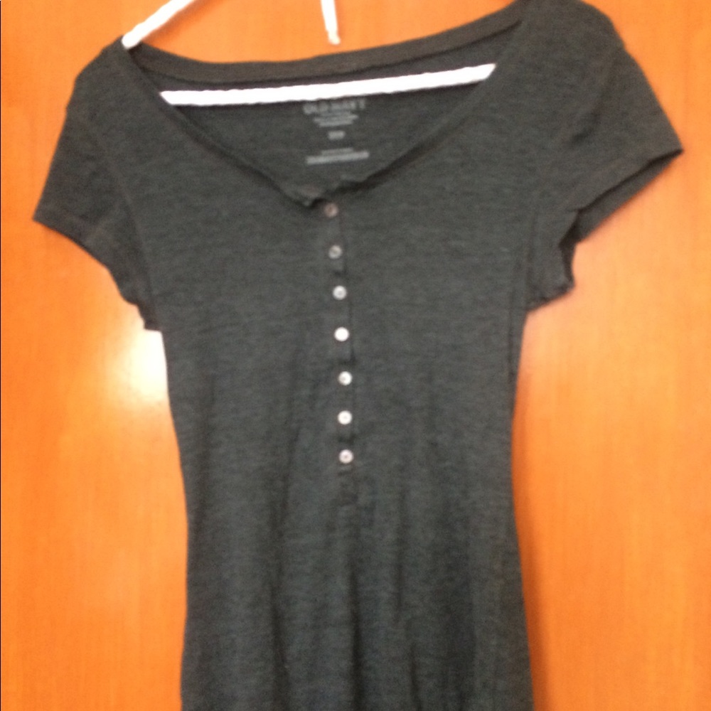 Grey tee shirt with buttons